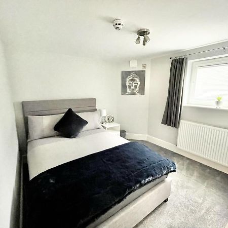 ホテル Lymm Living ワーリントン エクステリア 写真
