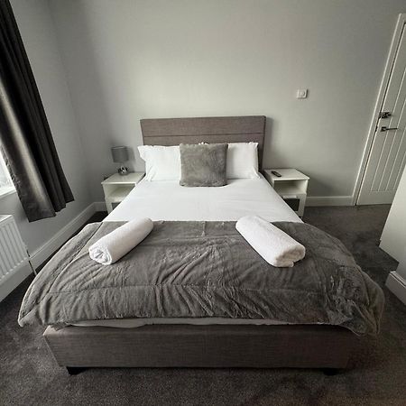 ホテル Lymm Living ワーリントン エクステリア 写真