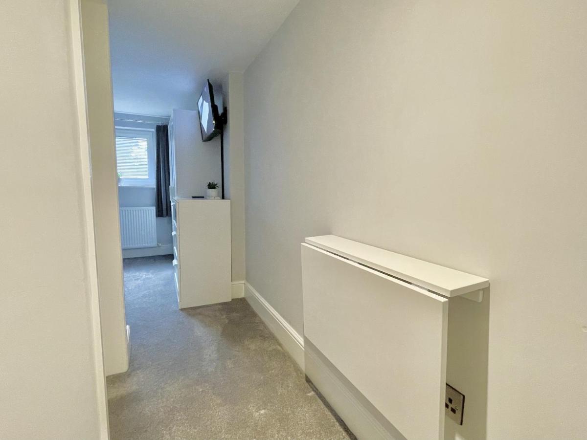 ホテル Lymm Living ワーリントン エクステリア 写真