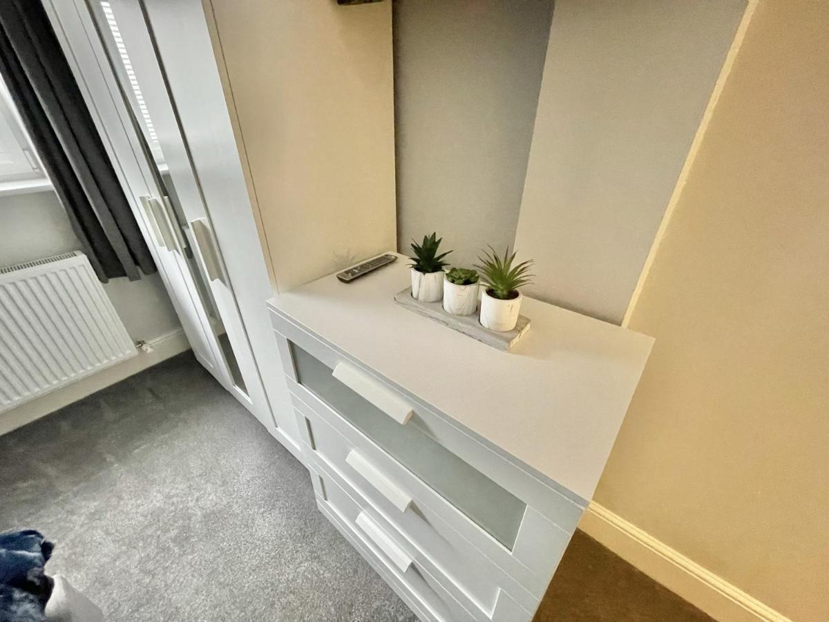 ホテル Lymm Living ワーリントン エクステリア 写真