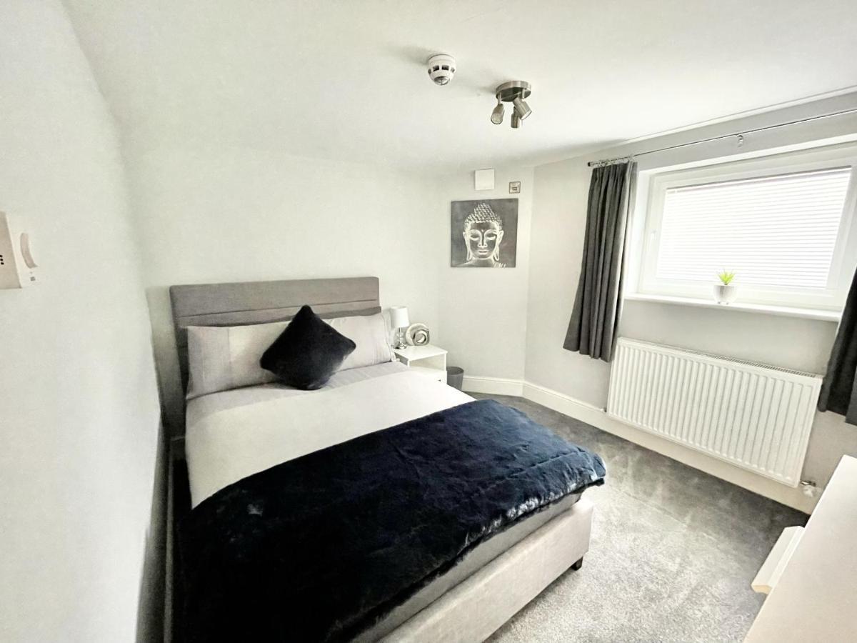 ホテル Lymm Living ワーリントン エクステリア 写真