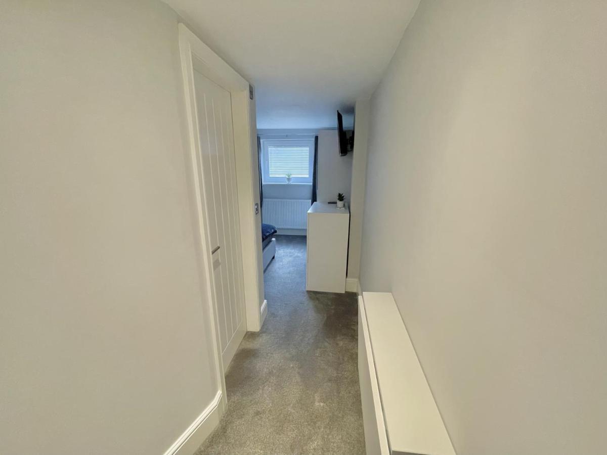 ホテル Lymm Living ワーリントン エクステリア 写真