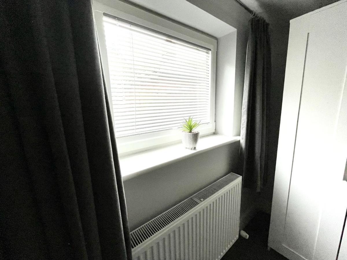 ホテル Lymm Living ワーリントン エクステリア 写真