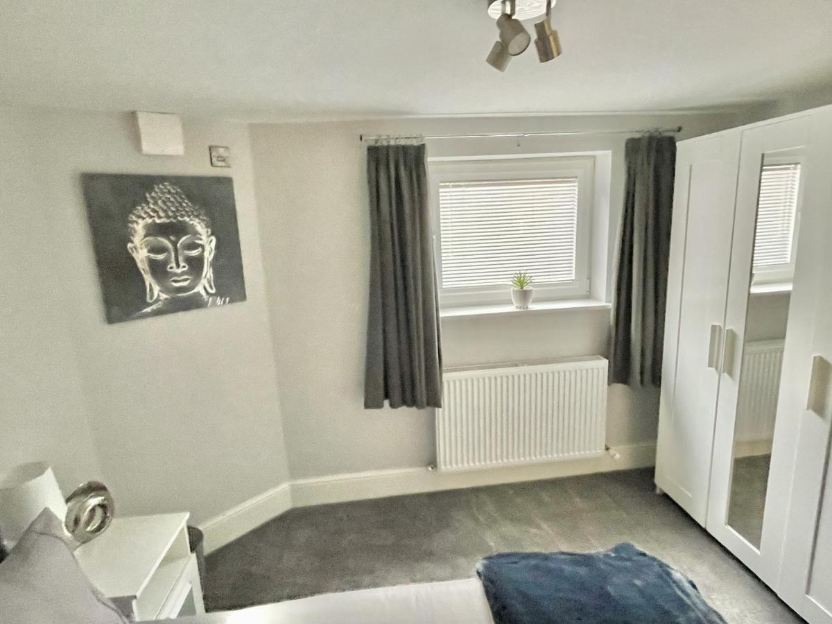 ホテル Lymm Living ワーリントン エクステリア 写真