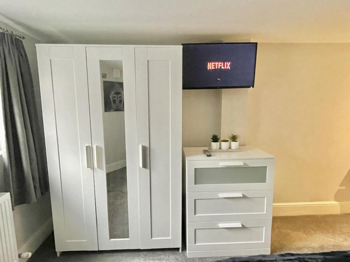 ホテル Lymm Living ワーリントン エクステリア 写真