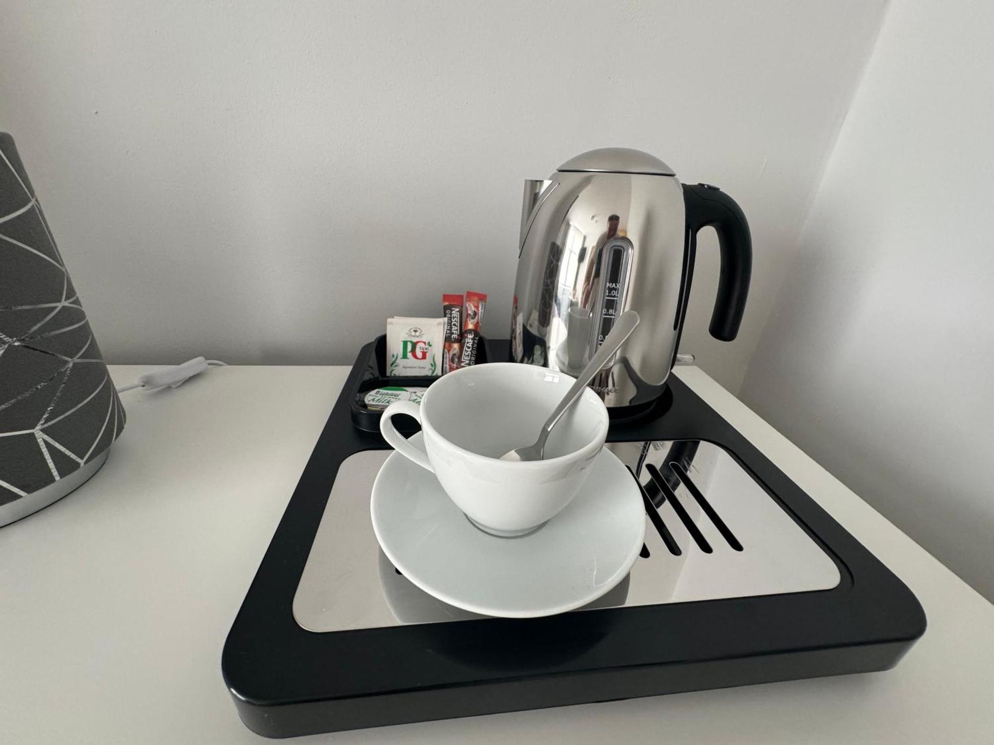 ホテル Lymm Living ワーリントン エクステリア 写真