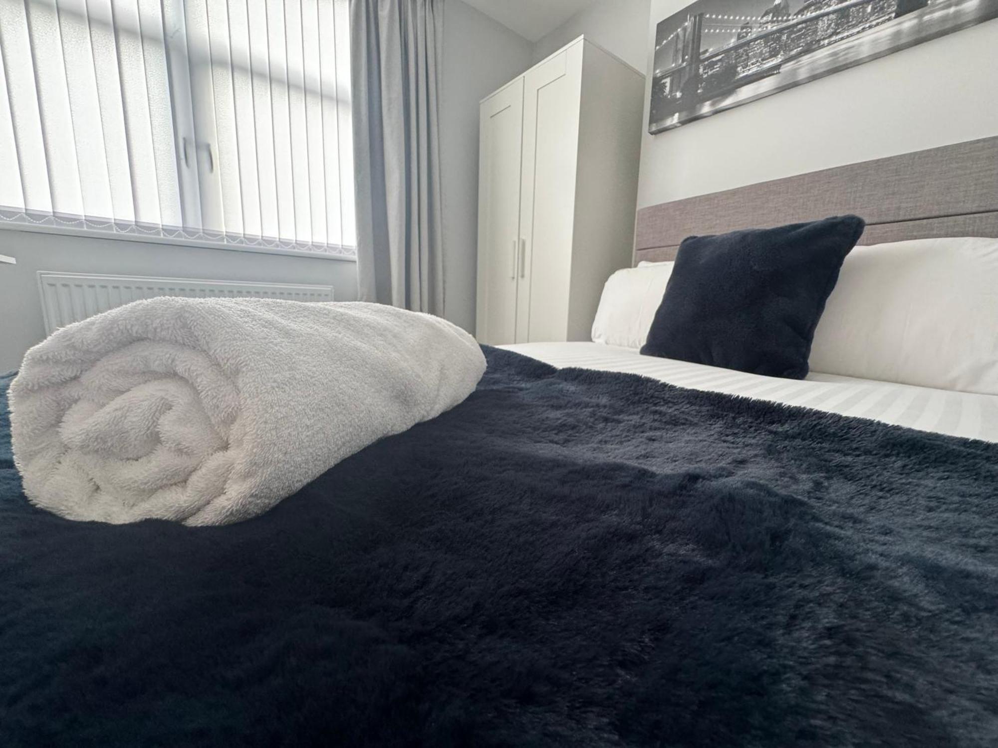 ホテル Lymm Living ワーリントン エクステリア 写真