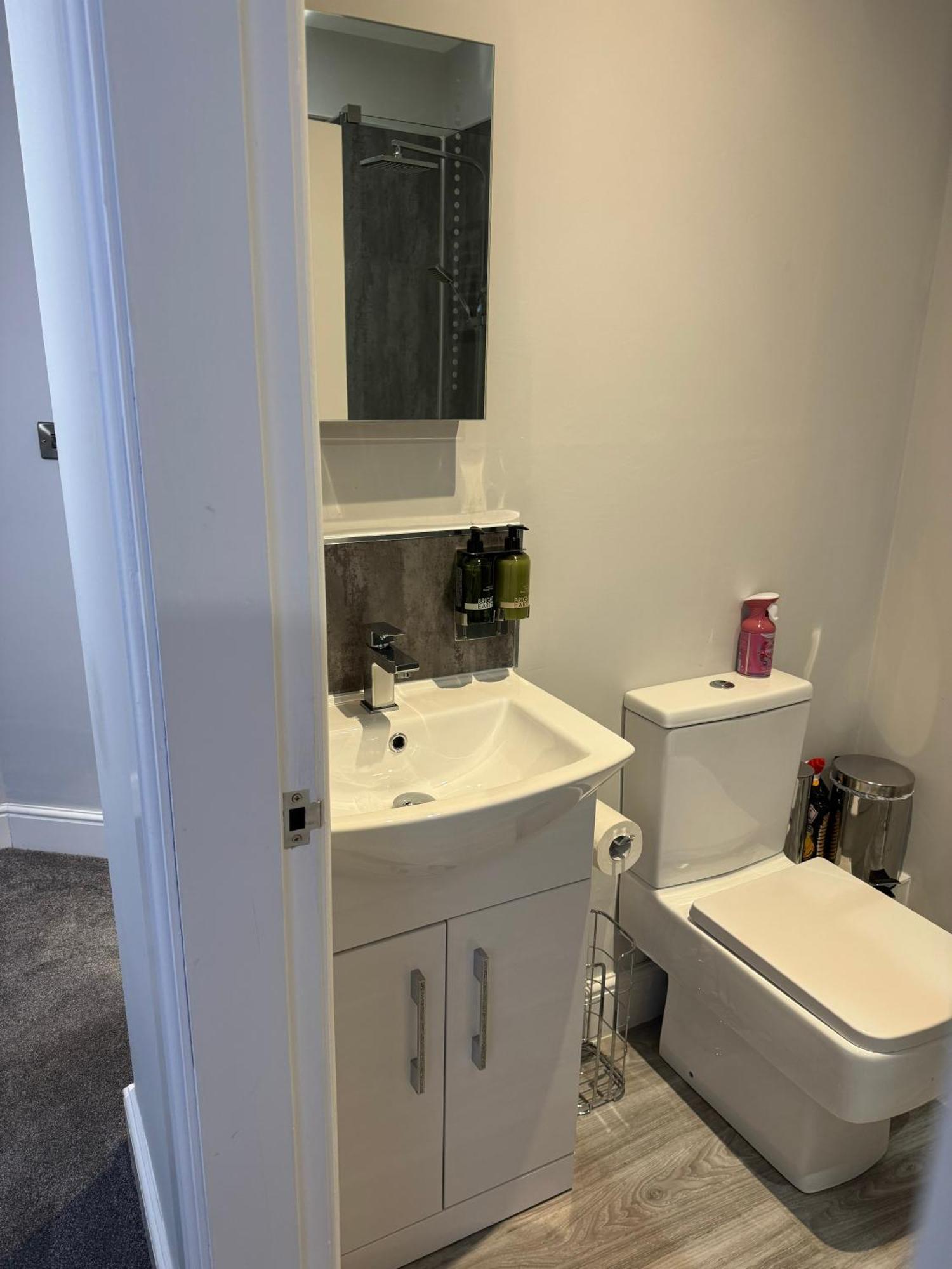 ホテル Lymm Living ワーリントン エクステリア 写真