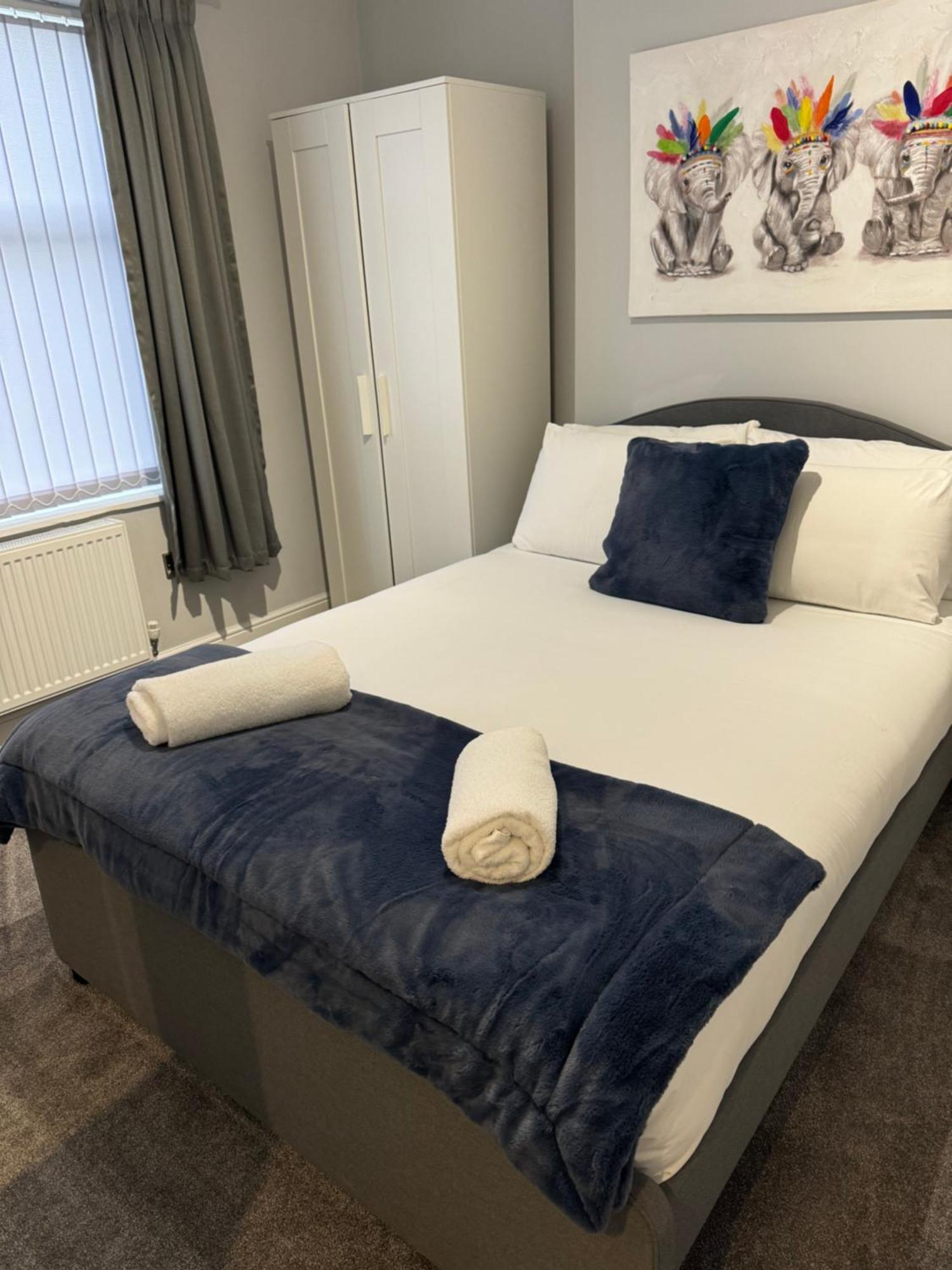 ホテル Lymm Living ワーリントン エクステリア 写真