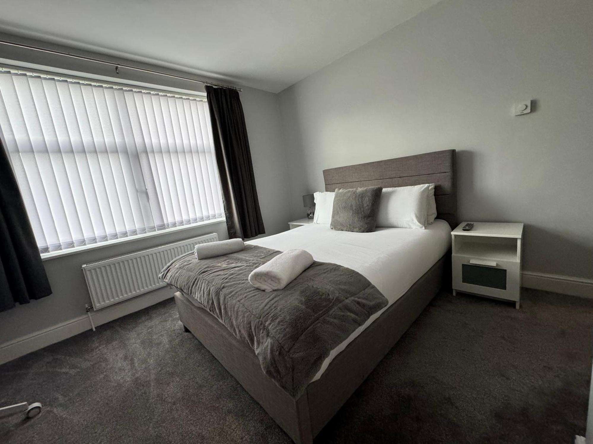 ホテル Lymm Living ワーリントン エクステリア 写真