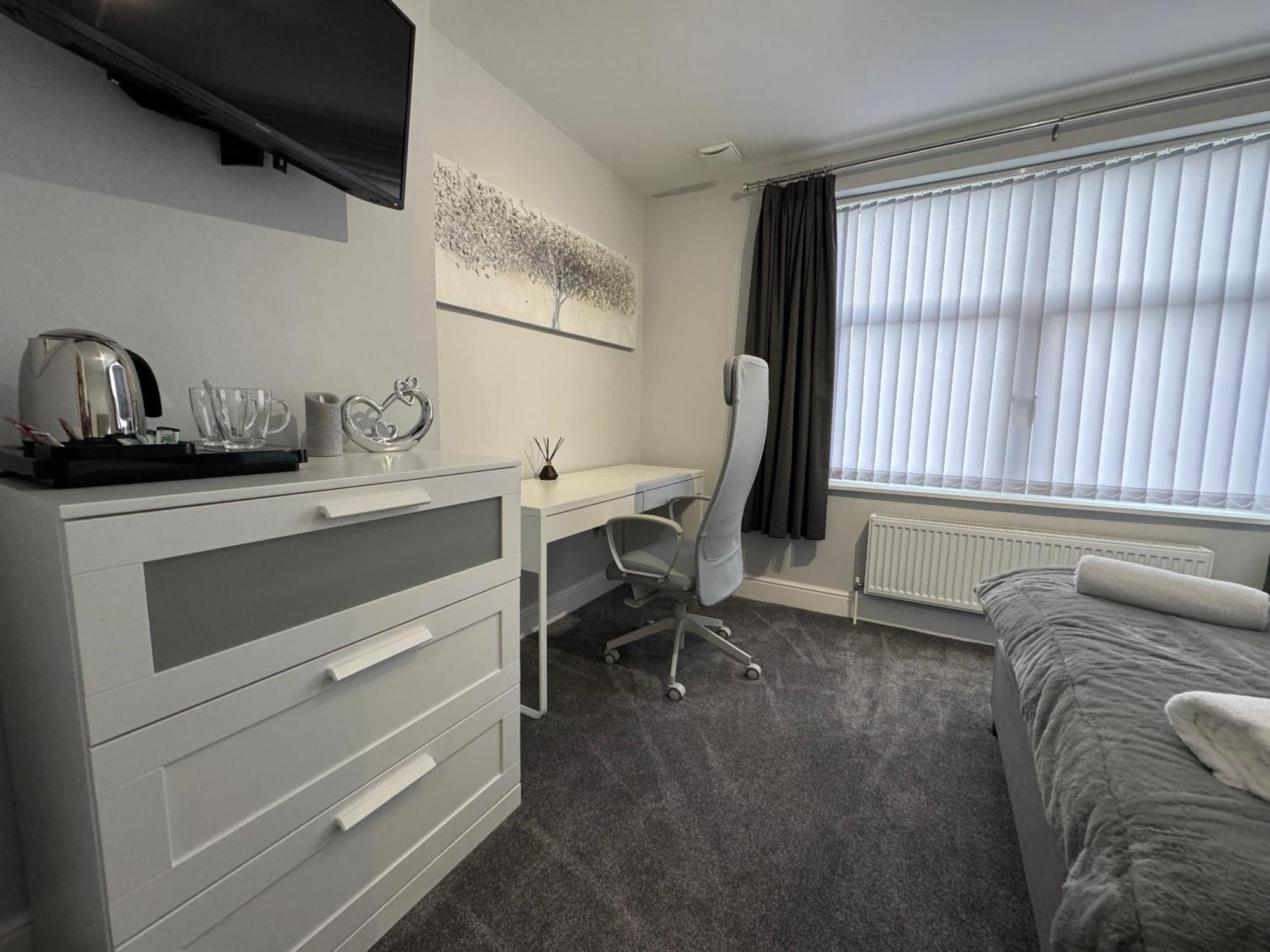 ホテル Lymm Living ワーリントン エクステリア 写真