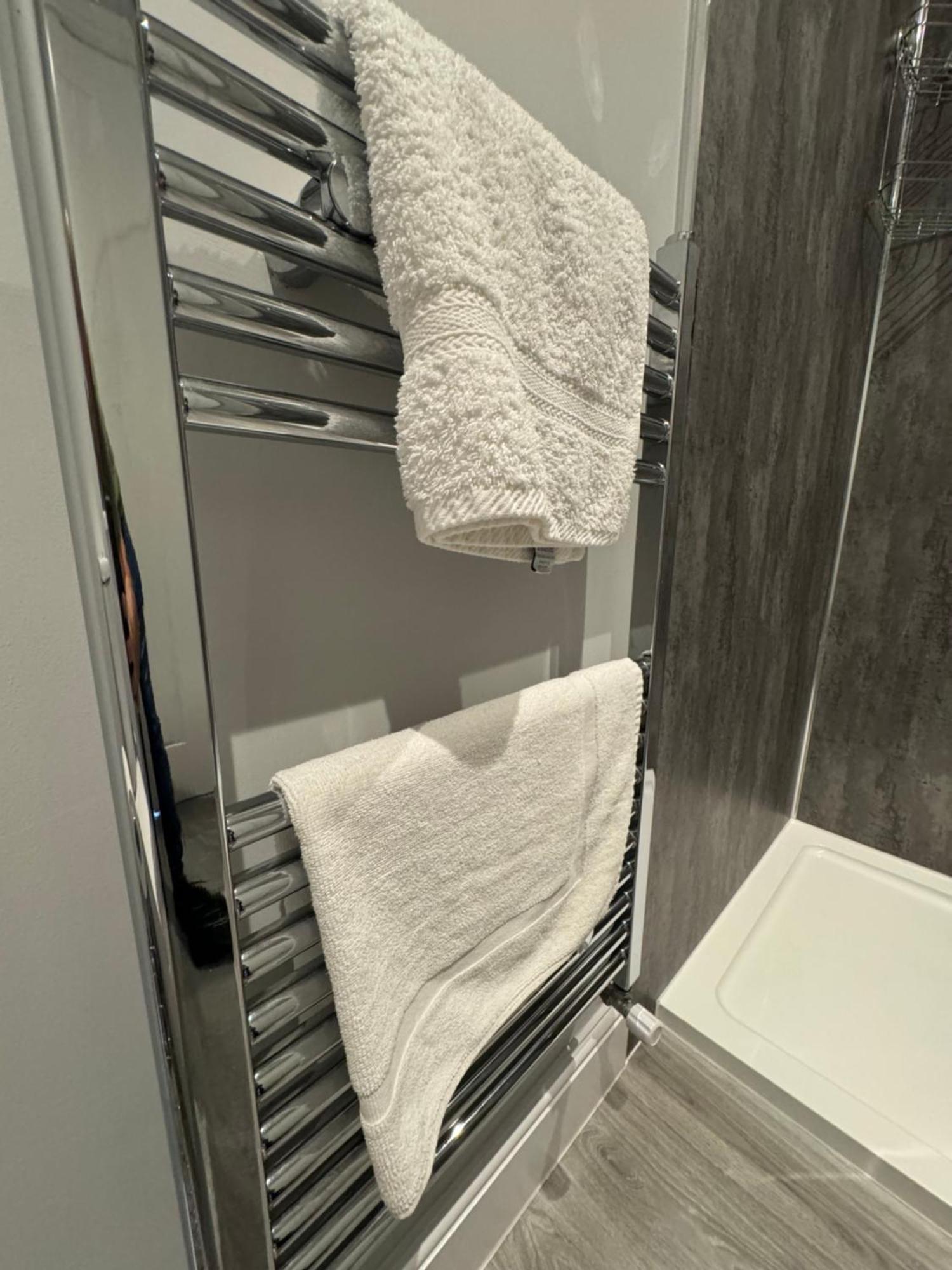 ホテル Lymm Living ワーリントン エクステリア 写真