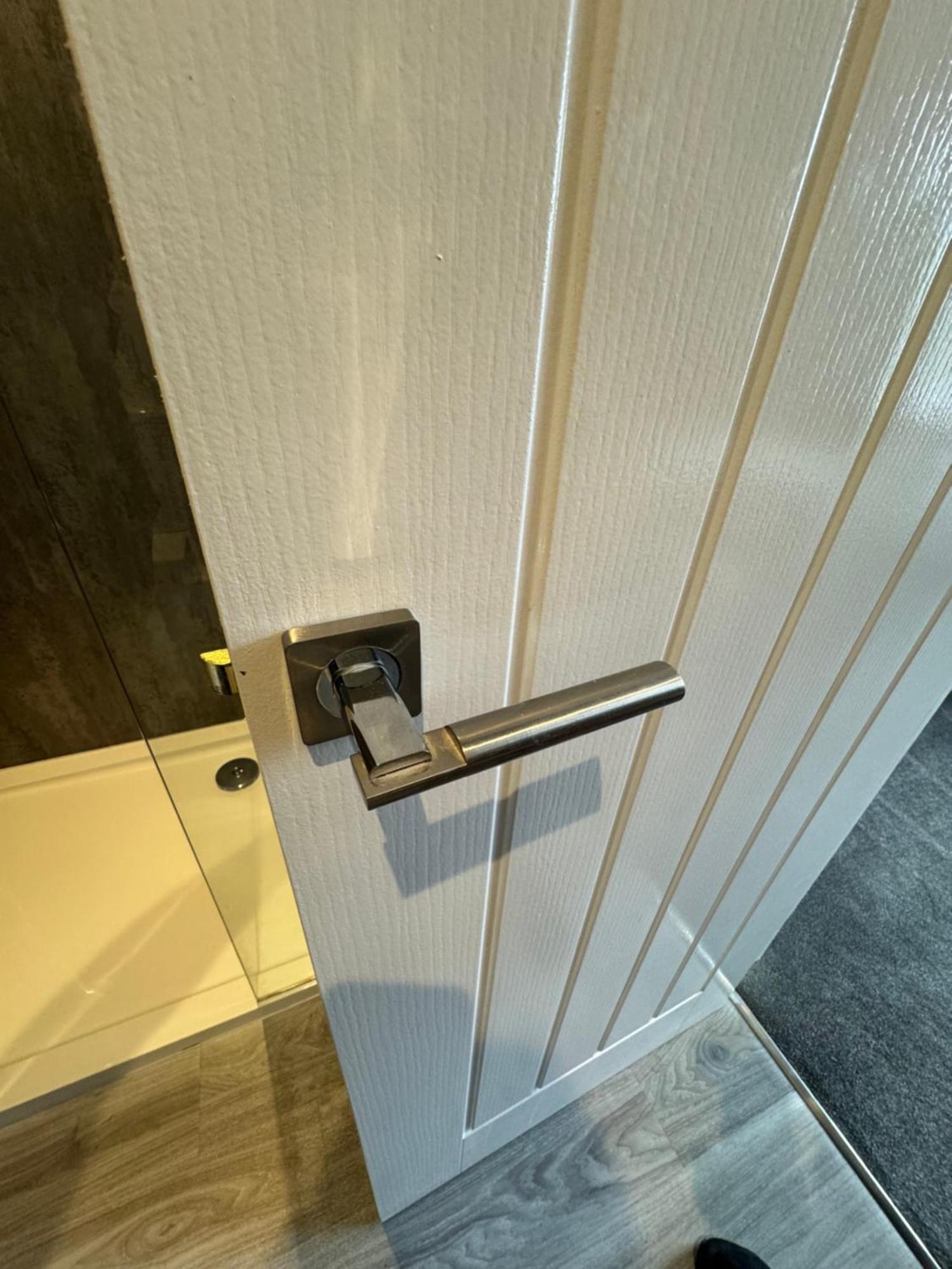 ホテル Lymm Living ワーリントン エクステリア 写真