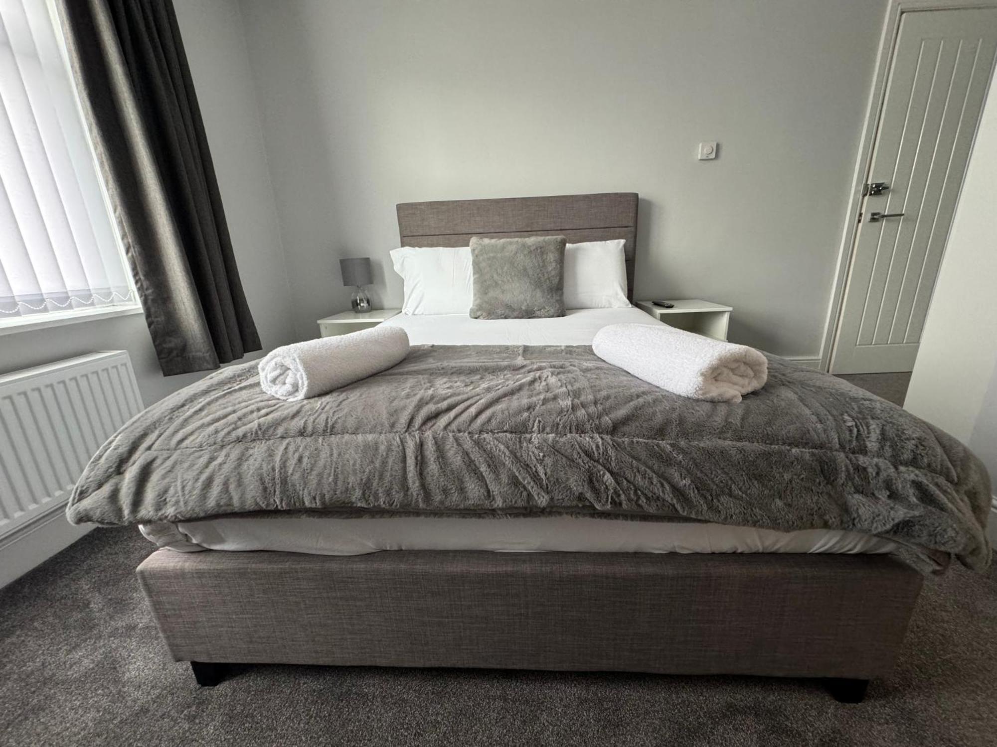 ホテル Lymm Living ワーリントン エクステリア 写真